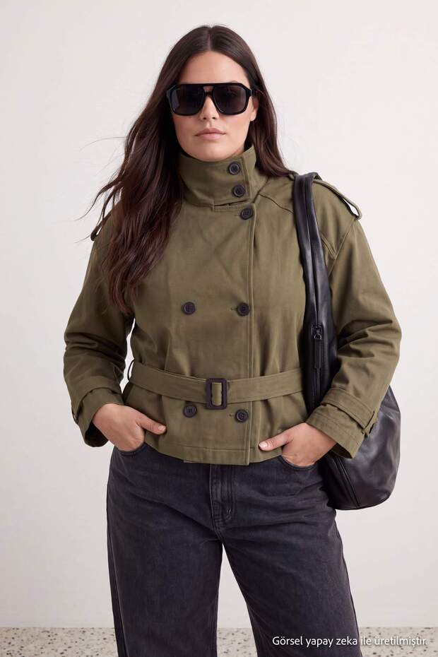 Wardrobe Essentials Haki Regular Büyük Beden Dik Yaka Kemerli Kısa Trençkot TWOSS26BM00002