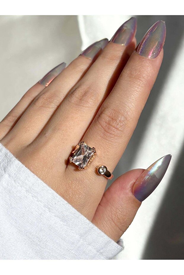 Women's Gold Color Design Single Stone Ring