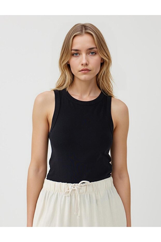 Black Round Neck Slim Fit Sleeveless Knitted Tank Top