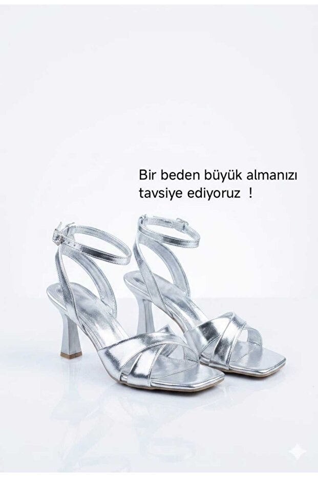 Women's Sandelet Shoes with Ankle Straps and 7cm Heels