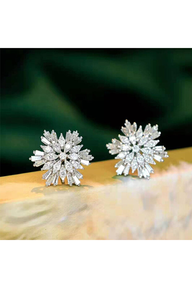 E1496 Huitan Gorgeous Cubic Zirconia Stud Earrings Women for Wedding Party Accessories Chic Ear Pier