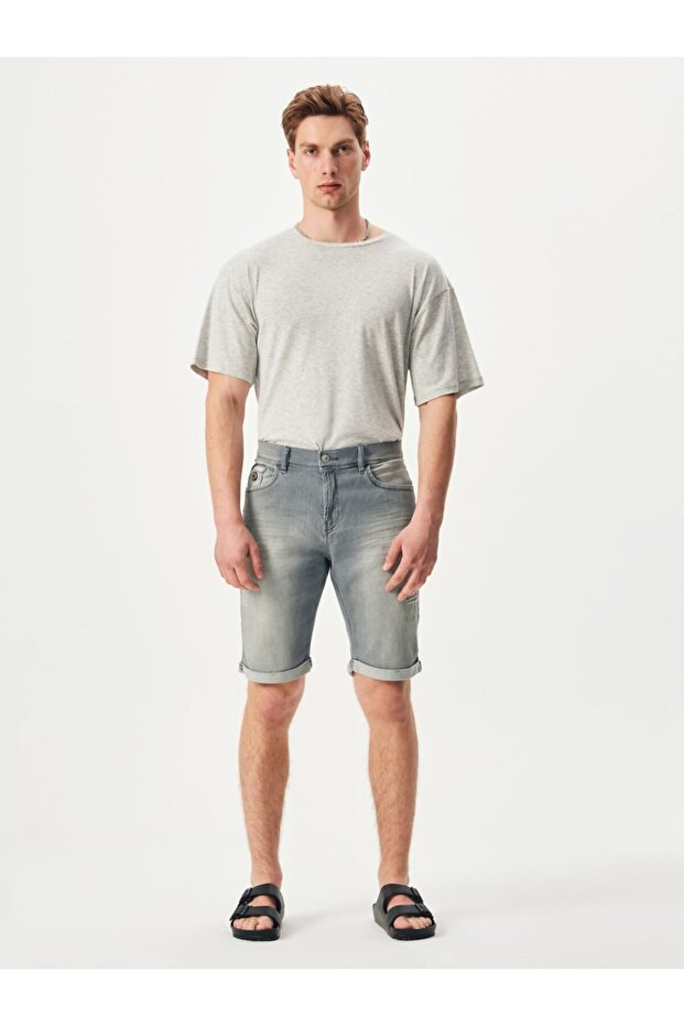 Lance Skinny Leg Mid Waist Mid Indigo Jean Bermuda