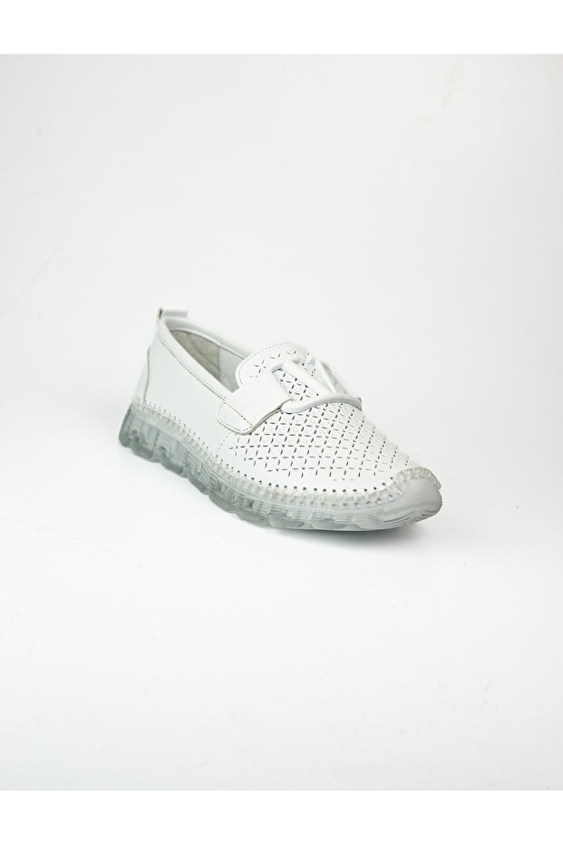 005 White Leather Buckle Women's Ballerinas