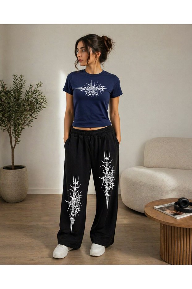 Minimalist Style Women's Crop T-Shirt Loose Pants Casual Combination