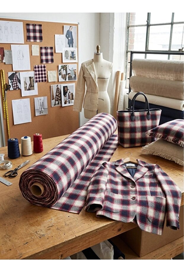 Chanel tweed woven fabric, 65% polyester 35% cotton (150 x 100 cm 270 grams)