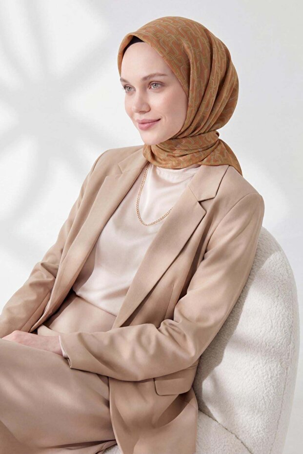 Soft Scarf Chain Pattern Brown 90X90