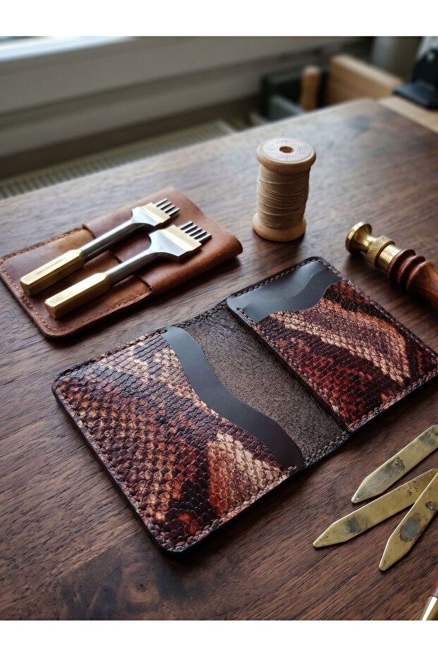 Genuine Leather Multi-Compartment Snake Print Minimalist Brown Black Card Holder & Wallet Drc65