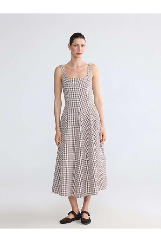 Nevavm U-Neck Plaid Waist-Sitting Dress with a Difference