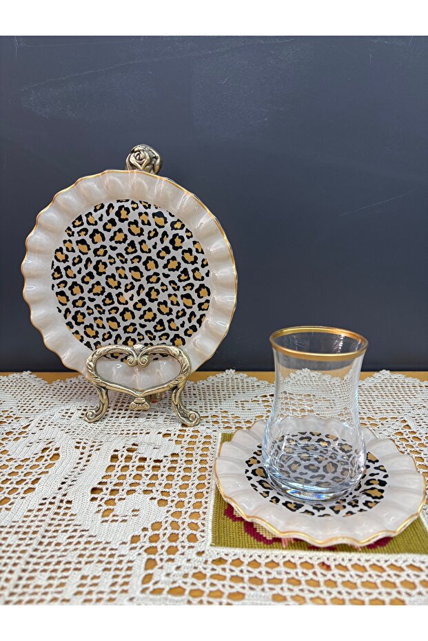 18 Piece Cake Set