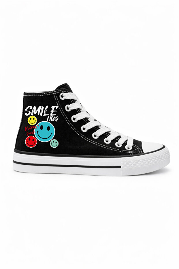 حذاء رياضي أسود للأطفال مطبوع عليه Smile Hug