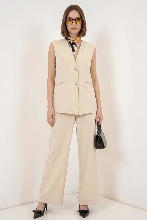Women's V-Neck Buttoned Beige Double Suit with Lining Detail