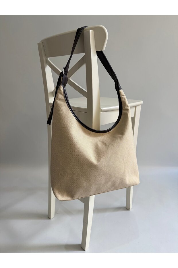 Ema Model Hand and Women's Shoulder Bag Linen Bitter Brown