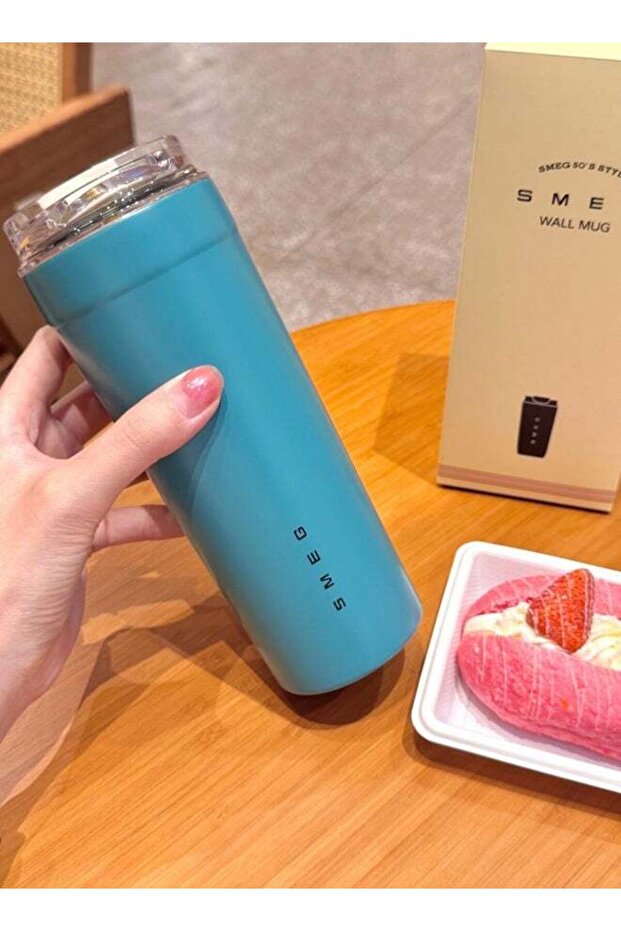 SMEG Travel Coffee Mug, 550ml Insulated Beverage Cup With Leakproof Lid, Long Lasting, Travel Coffee Thermos Blue