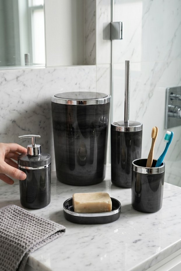 Stylish and Convenient 5-Piece Bathroom Set, Providing Comfort in Your Home