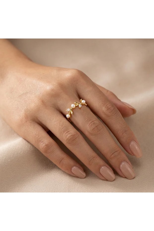 Pearl and Leaf Figured Zircon Stone Adjustable Ring