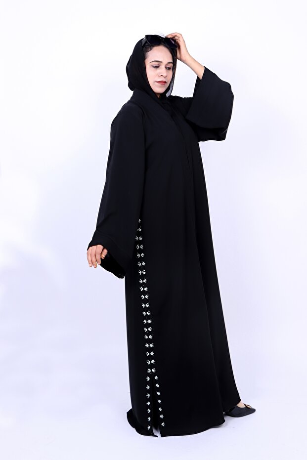 Elegant Black Front-Open Abaya with Side-Pattern Detail and Matching Sheila