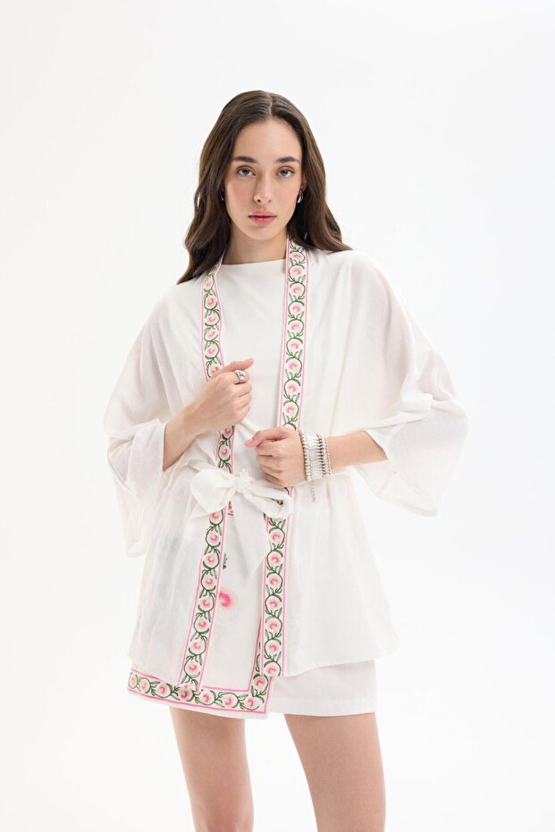 25Yckt00599 Women's Kimono Jacket with Embroidery Detail