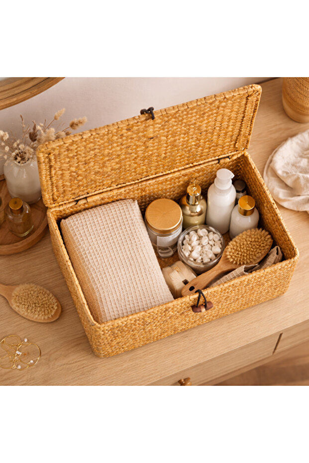Terreamour Natural Seagrass Storage Container Box with Lid, Hand-Braided Raffia Storage Box, Eco-Friendly Woven Organizer for Home, Party & Gifting 26x15x12 cm