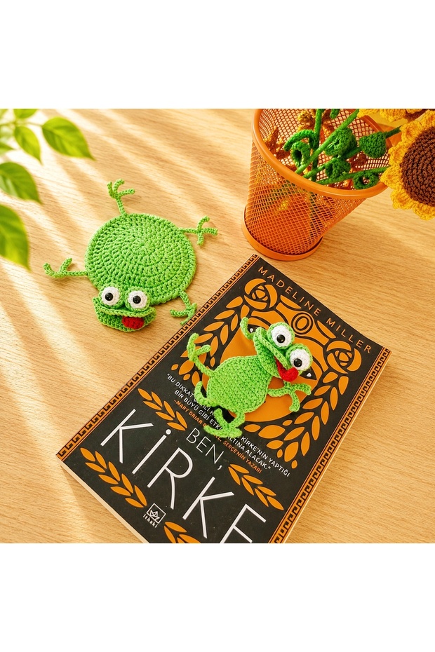 Oscar Amigurumi Hand Knitted Bookmark (Single Bookmark)