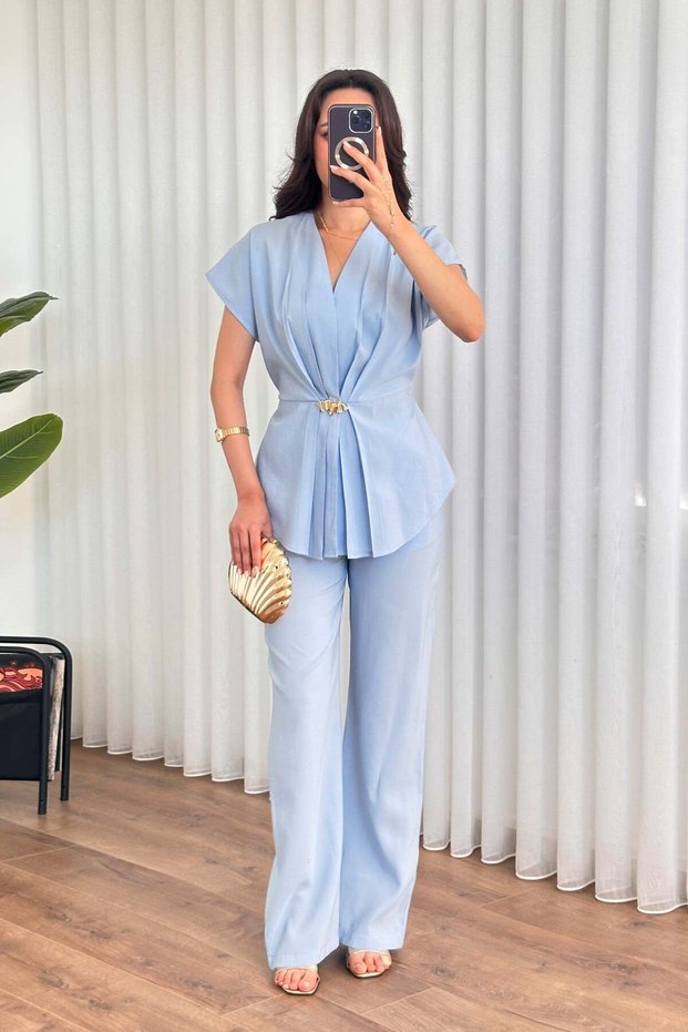 Women's Baby Blue Top and Bottom Set with Pleated Gold Brooch Detail, V-Neck, Short Sleeve, Wide Leg Modal Set