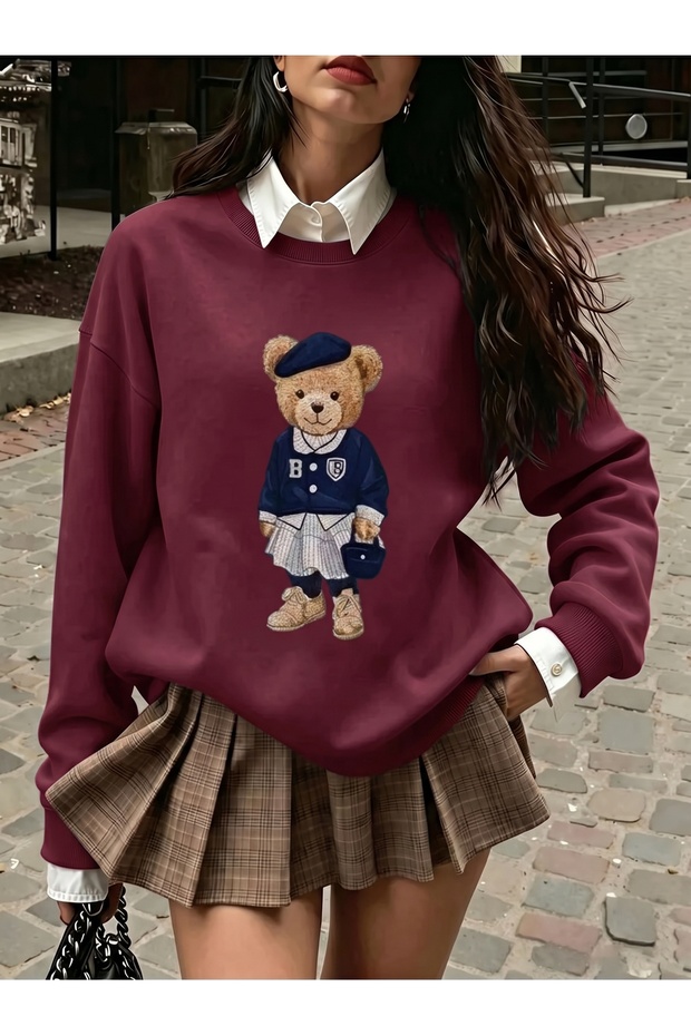 Cute Bear Printed Oversize Cut with Crew Neckline, Modern Style Casual Comfortable Sweatshirt