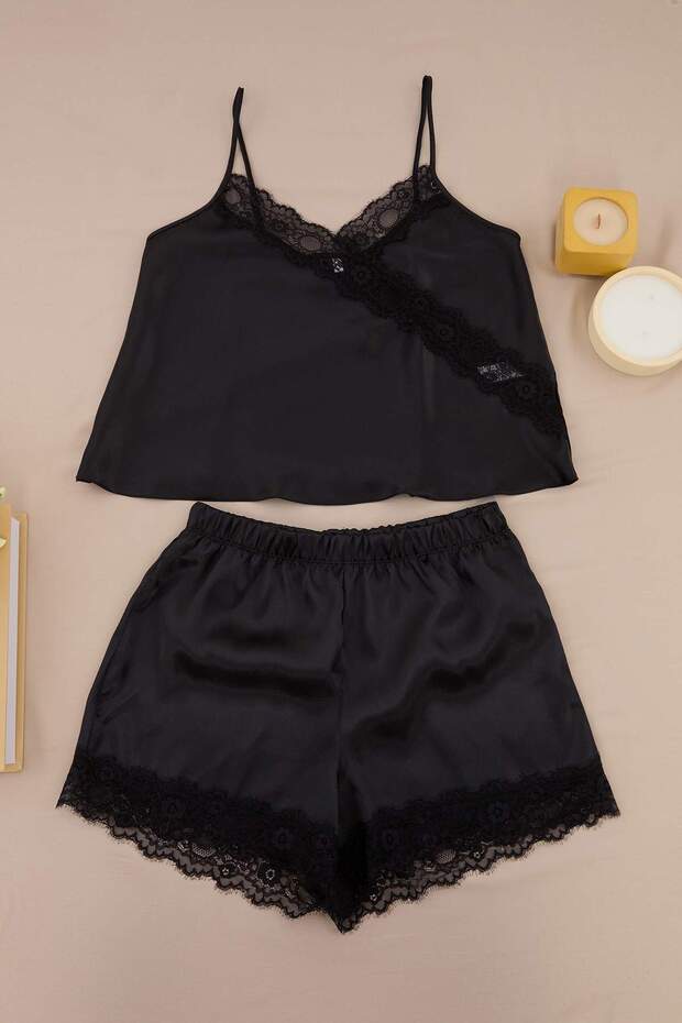 Siyah Dantel Detaylı Saten Dokuma Pijama Takımı THMSS26PT00231 - 4