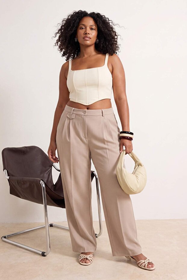 Bej Özel Koleksiyon Dökümlü Wide Leg/Geniş Paça Büyük Beden Kumaş Pantolon TBBSS26AR00062 - 1