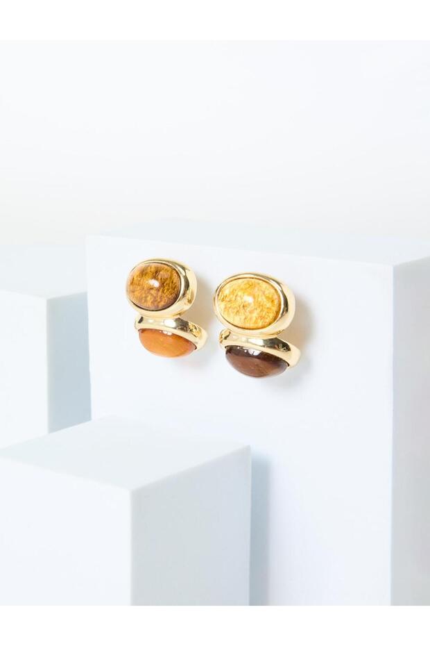 أقراط بيضاوية الشكل باللون البني