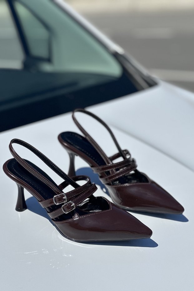 Women's Oden Buckle Shoes Burgundy-Patent Leather