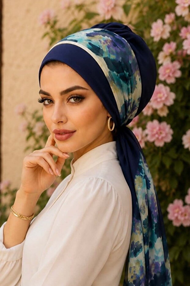 قبعة وشاح بنمط الباتيك باللون الأزرق الداكن