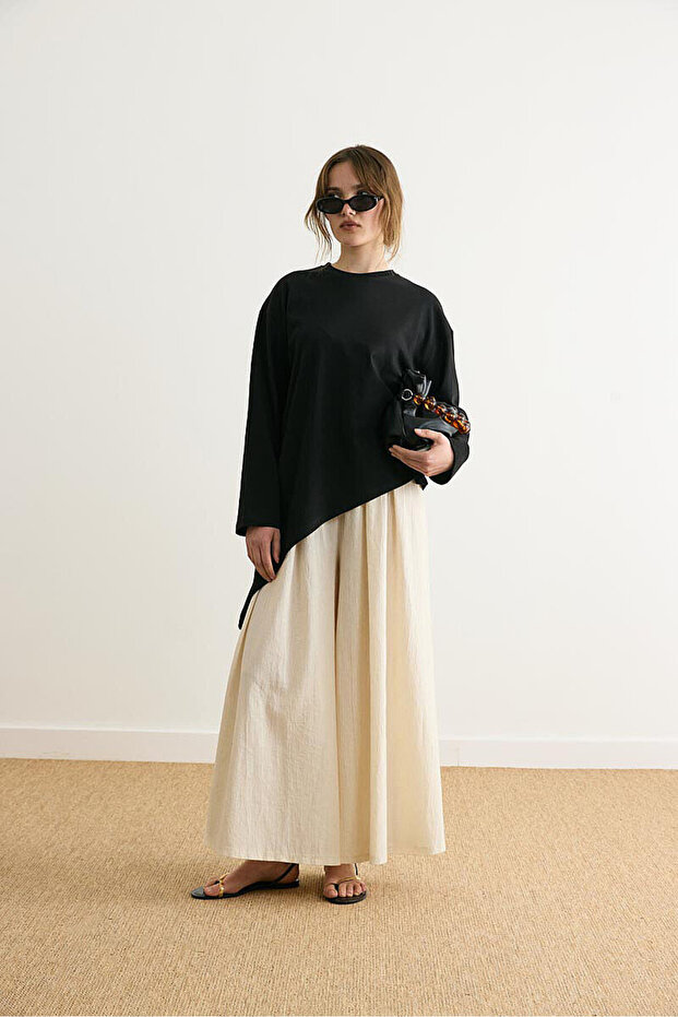 Asymmetric T-Shirt Black