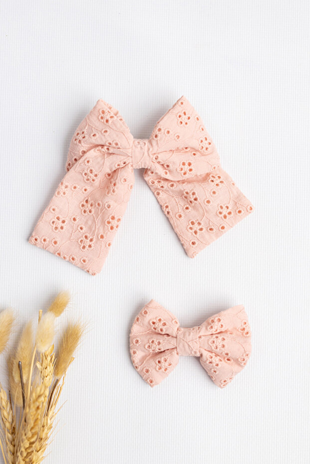 Powder Scallop Bow Mother Daughter Buckle Set