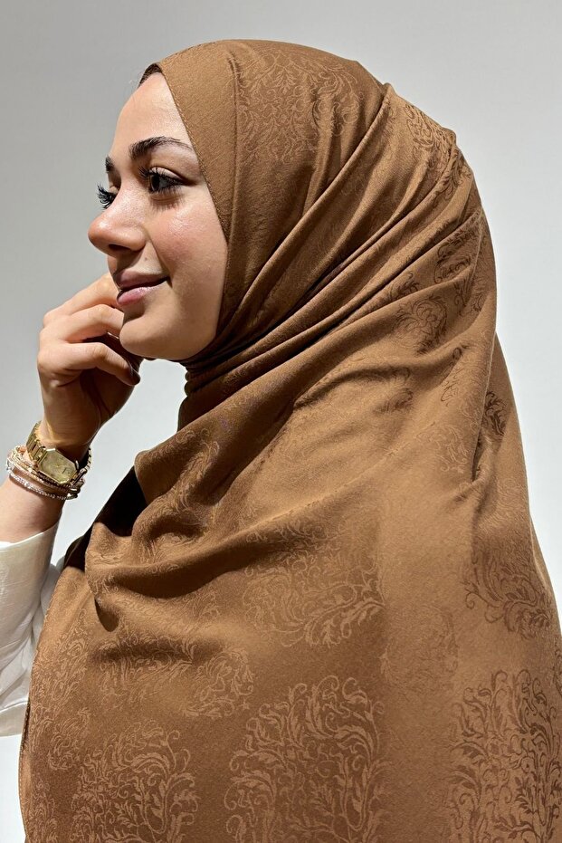 شال من القطن والخيزران بلون القهوة الداكنة من الجاكار