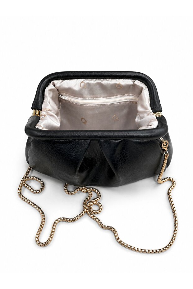 Mateo Imported Scholarship Model Chain Strap Detail Women's Bag