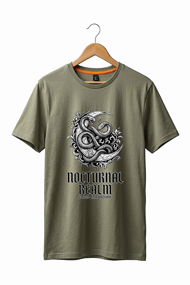 تي شيرت أساسي فاخر مطبوع عليه ثعبان ونصف قمر من نوع Gothic Nocturnal Realm للجنسين