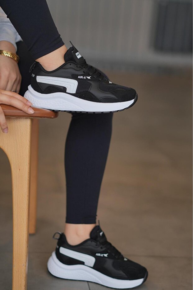 Women's Black and White Sneakers Daily Sneakers 086