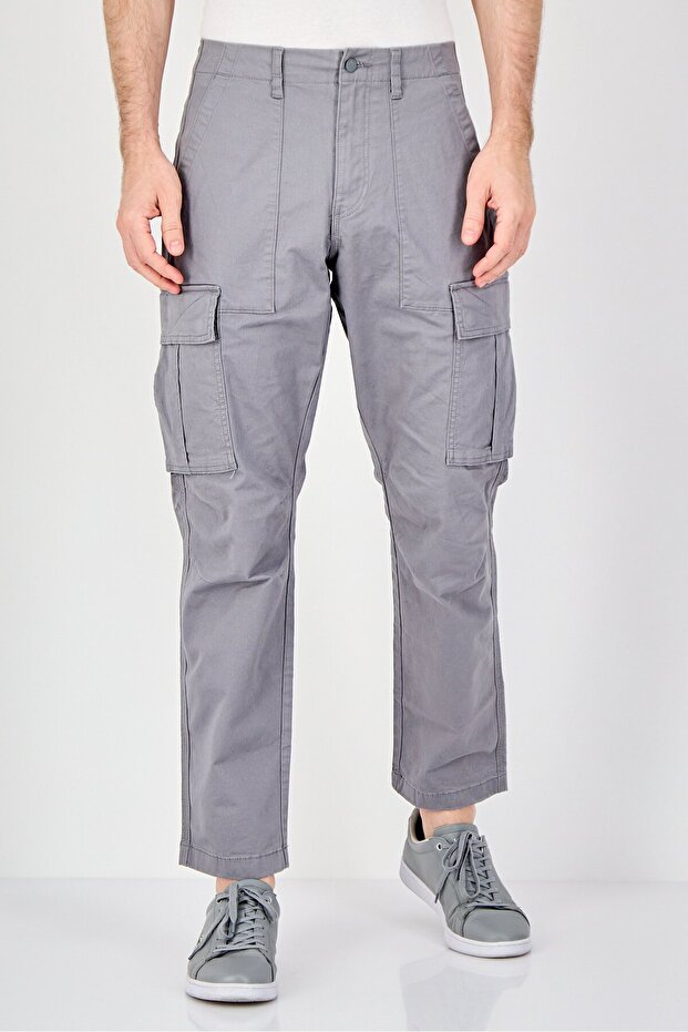 Men Regular Fit Solid Cargo Pants, Grey - 1