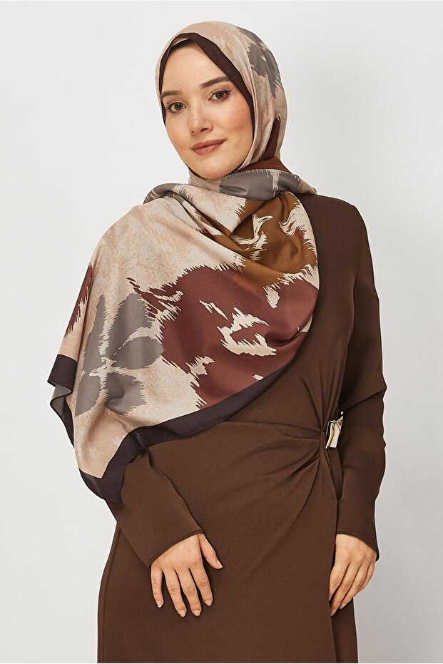 شال بنقشة زهور 8632