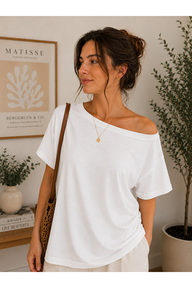 Women's Off-Shoulder Oversize Basic T-Shirt