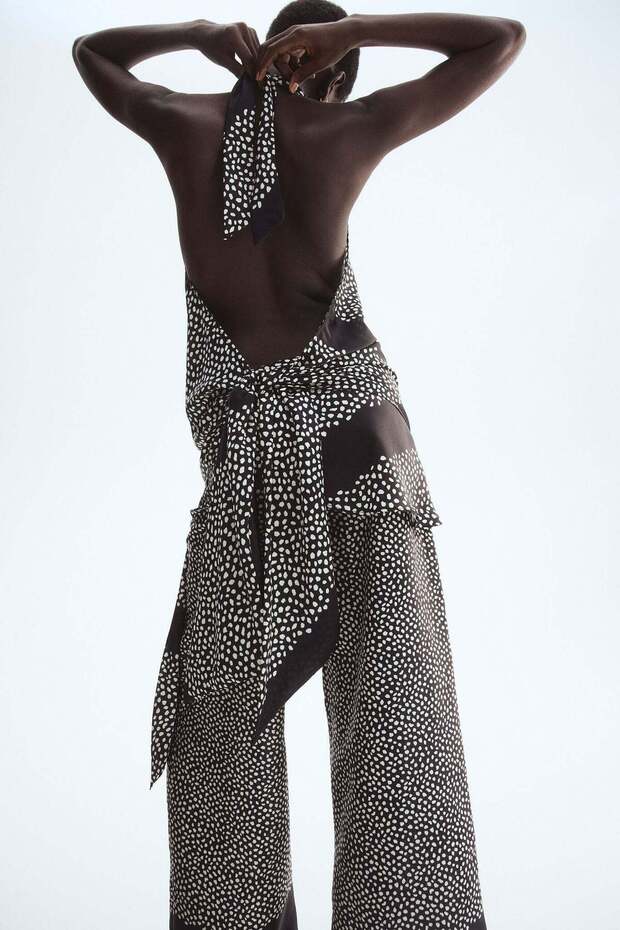 بلوزة بدون أكمام - 1
