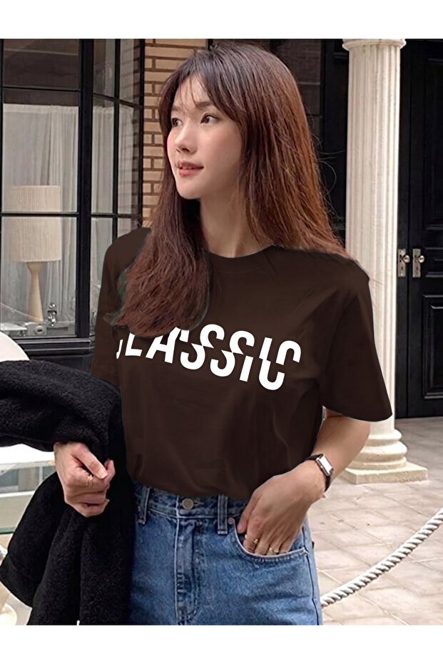 تيشيرت بتصميم كلاسيكي مطبوع للجنسين