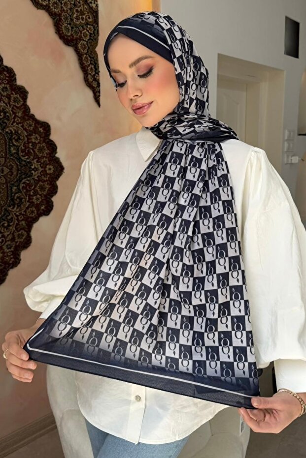 شال ناعم منقوش باللون الأزرق الداكن الكريمي