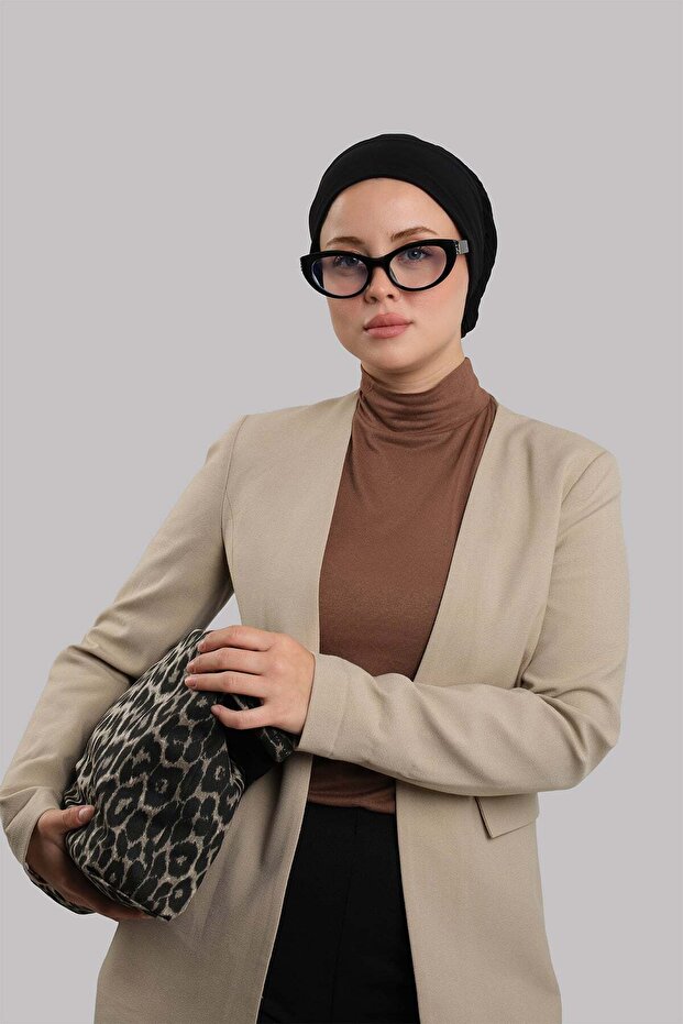 غطاء رأس عملي أسود من نوع فيرسا تورتل بتصميم ساندي برباط 2515_01