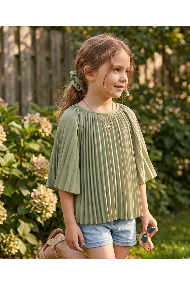 Girl's Trendy Pleated Bat Sleeve Blouse with Accessories