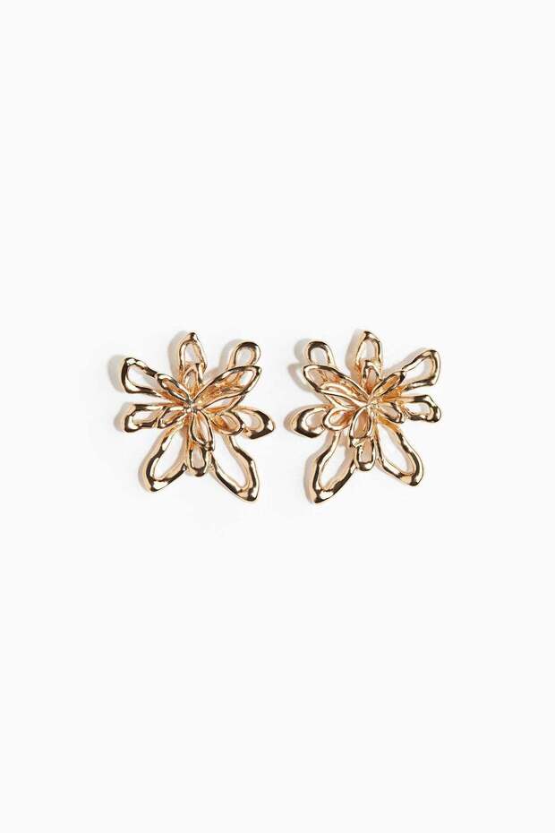 Flower-shaped earrings