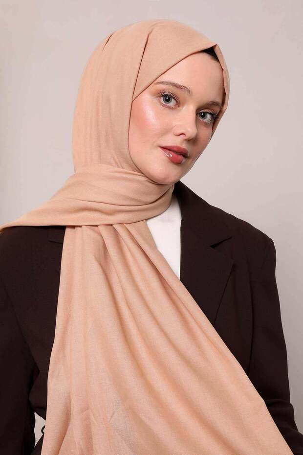 شال تينسل مسطح بلون القهوة الحليبية