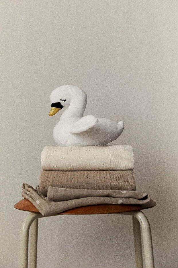 Swan soft toy