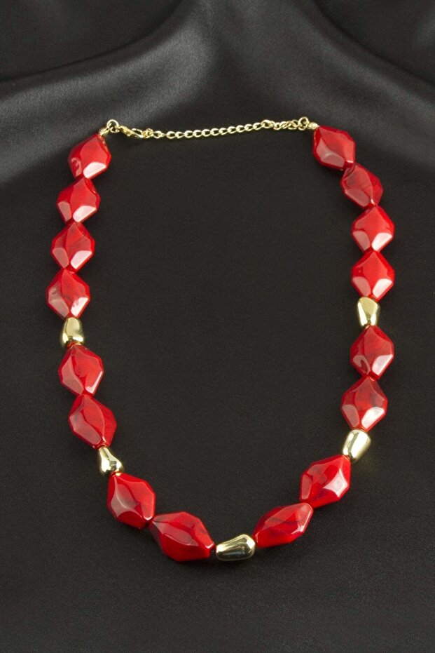 Zr Model Cornered Plastic Necklace