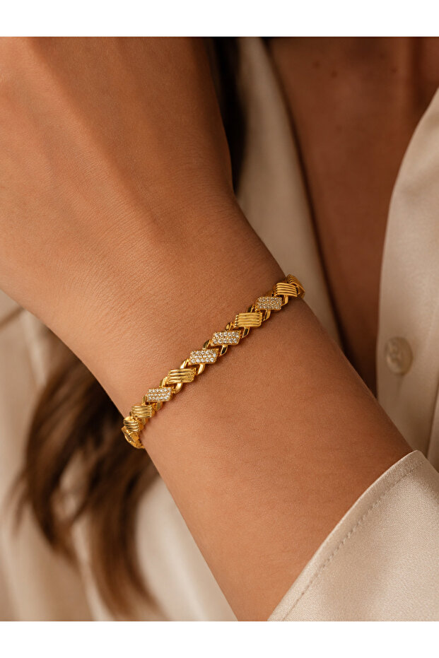 Gold Color Stone Detailed Chain Model Women's Bracelet – Stylish and Elegant Design