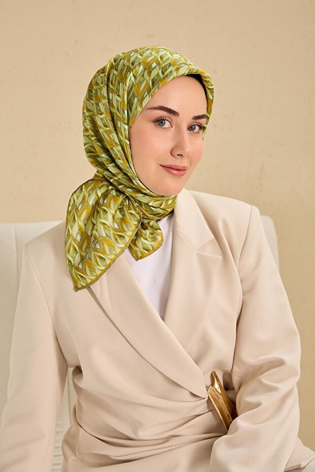 Twill Silk Scarf Leaf Rhythm Green Mustard 90X90